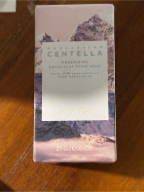 Skin1004 Madagascar Centella Poremizing Quick Clay Stick Mask